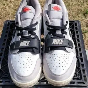 Jordan Legacy 312 Lows sz 13 white silver Jordan | Shoes | Jordan Legacy 32 Lows Sz 13 White Silver  main image 3